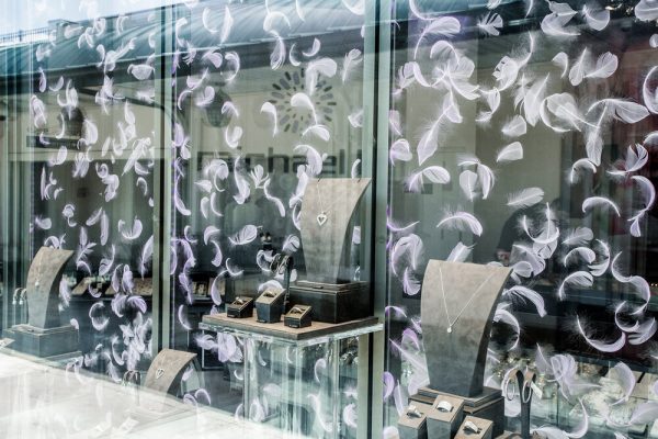 13988840052 d637132233 b 600x400 - HIGH TRANSPARENCY THREE DIAMENSIONAL DYNAMIC ACRYLIC 