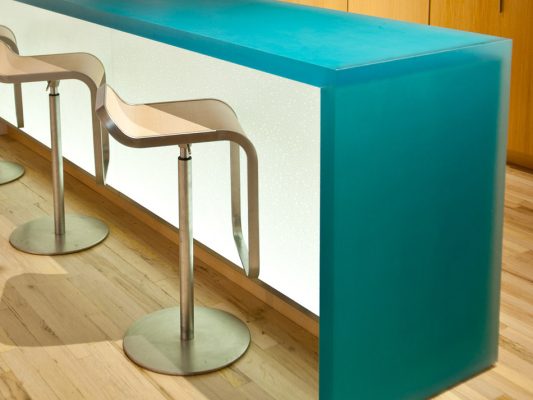 3form New York Showroom Kitchen3 533x400 - Heat Resistant Plastic Acrylic Sheet