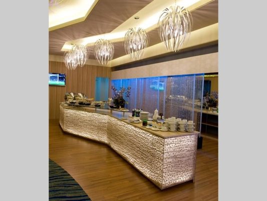 American Express VIP Centre2 533x400 - Shining Translucent 3D Lux Thick 4x8 feet 18mm Transparent Pmma sheet Cast Acrylic Sheet