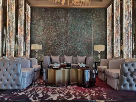 fcba1dd7db7d6ba96306e79ad60a8a42 533x400 - Liquid metal wall design for Shanghai Tower Hotel